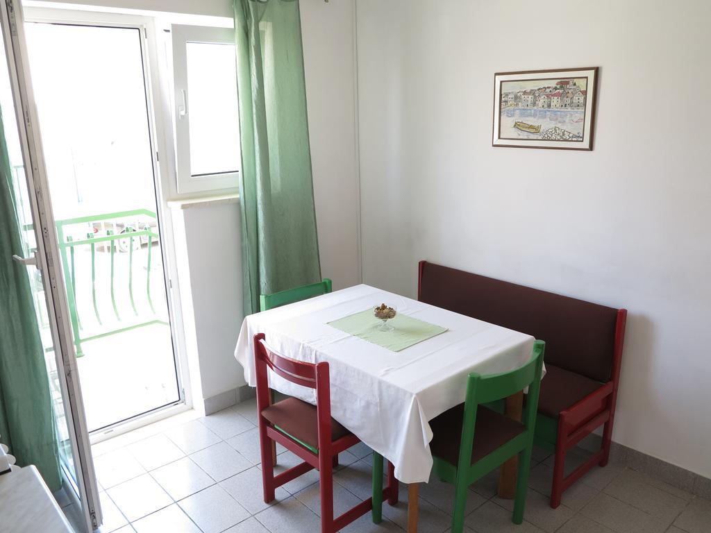 Apartments Jadrijevic Brne Primošten Rum bild