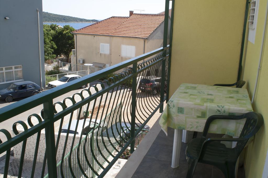 Apartments Jadrijevic Brne Primošten Rum bild