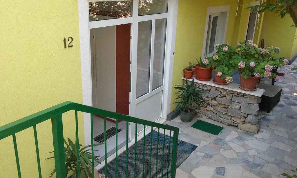 Apartments Jadrijevic Brne Primošten Rum bild