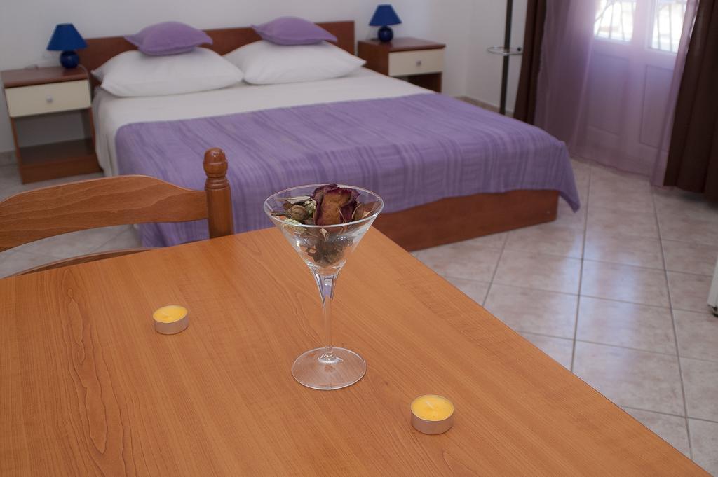 Apartments Jadrijevic Brne Primošten Rum bild