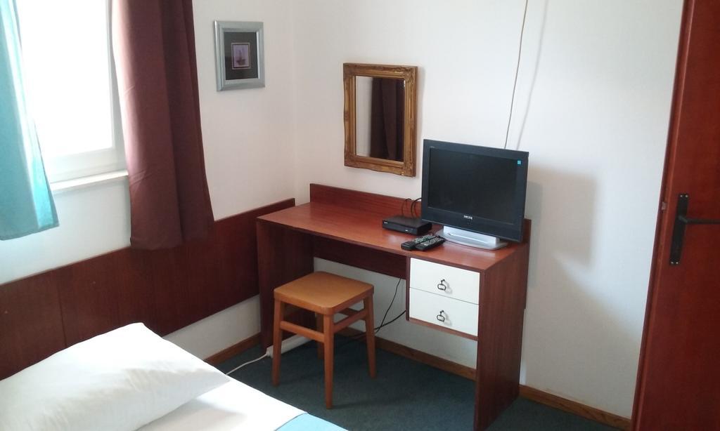 Apartments Jadrijevic Brne Primošten Rum bild