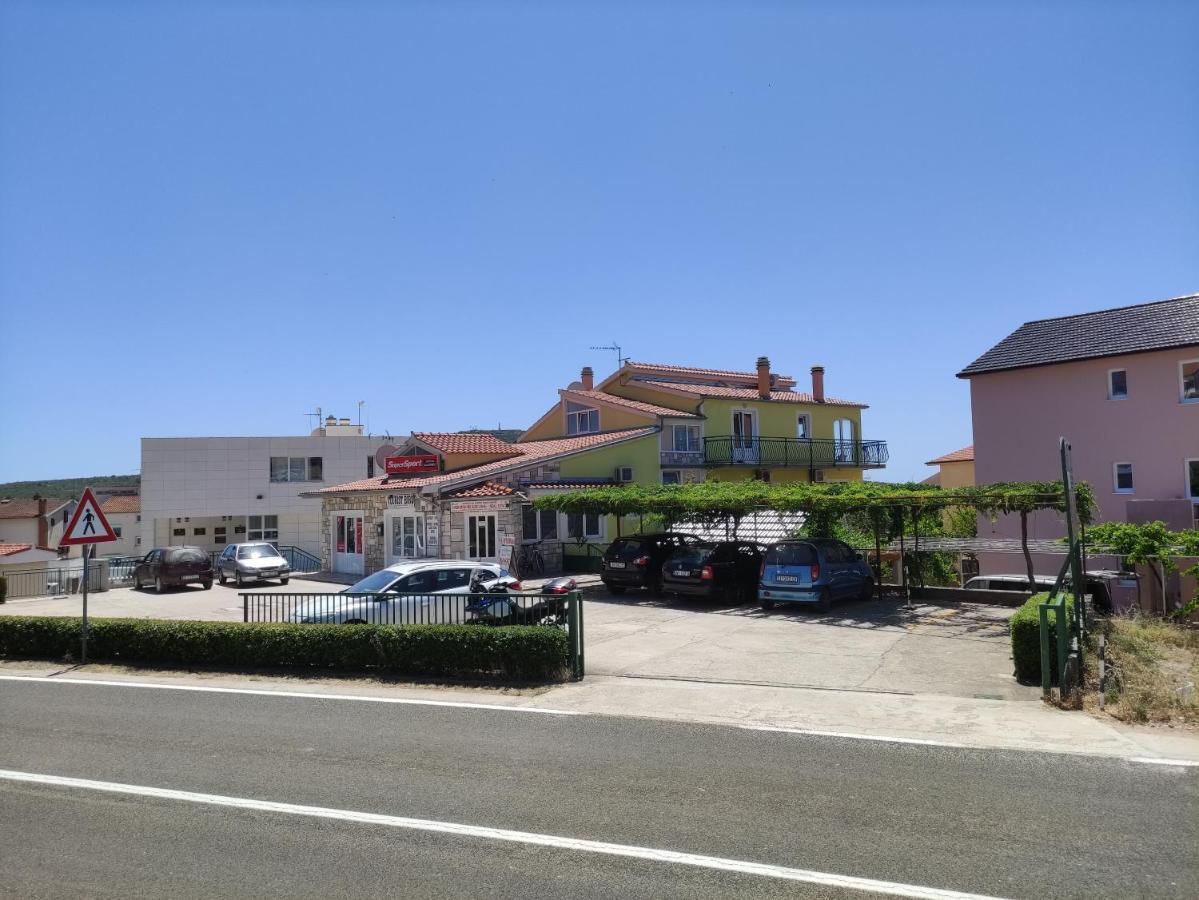 Apartments Jadrijevic Brne Primošten Exteriör bild