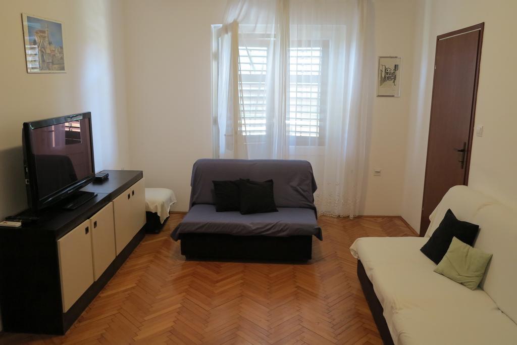 Apartments Jadrijevic Brne Primošten Rum bild